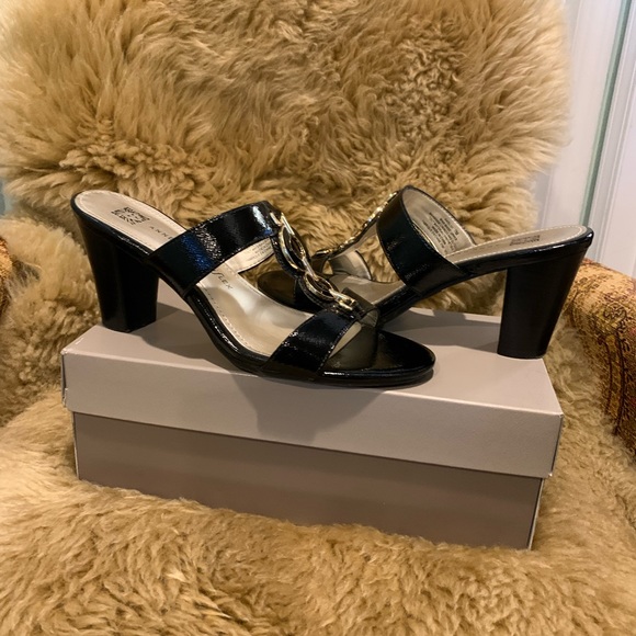 Anne Klein iflex patent mules with gold accents. Manmade materials. US 7. EUC. - Picture 2 of 8